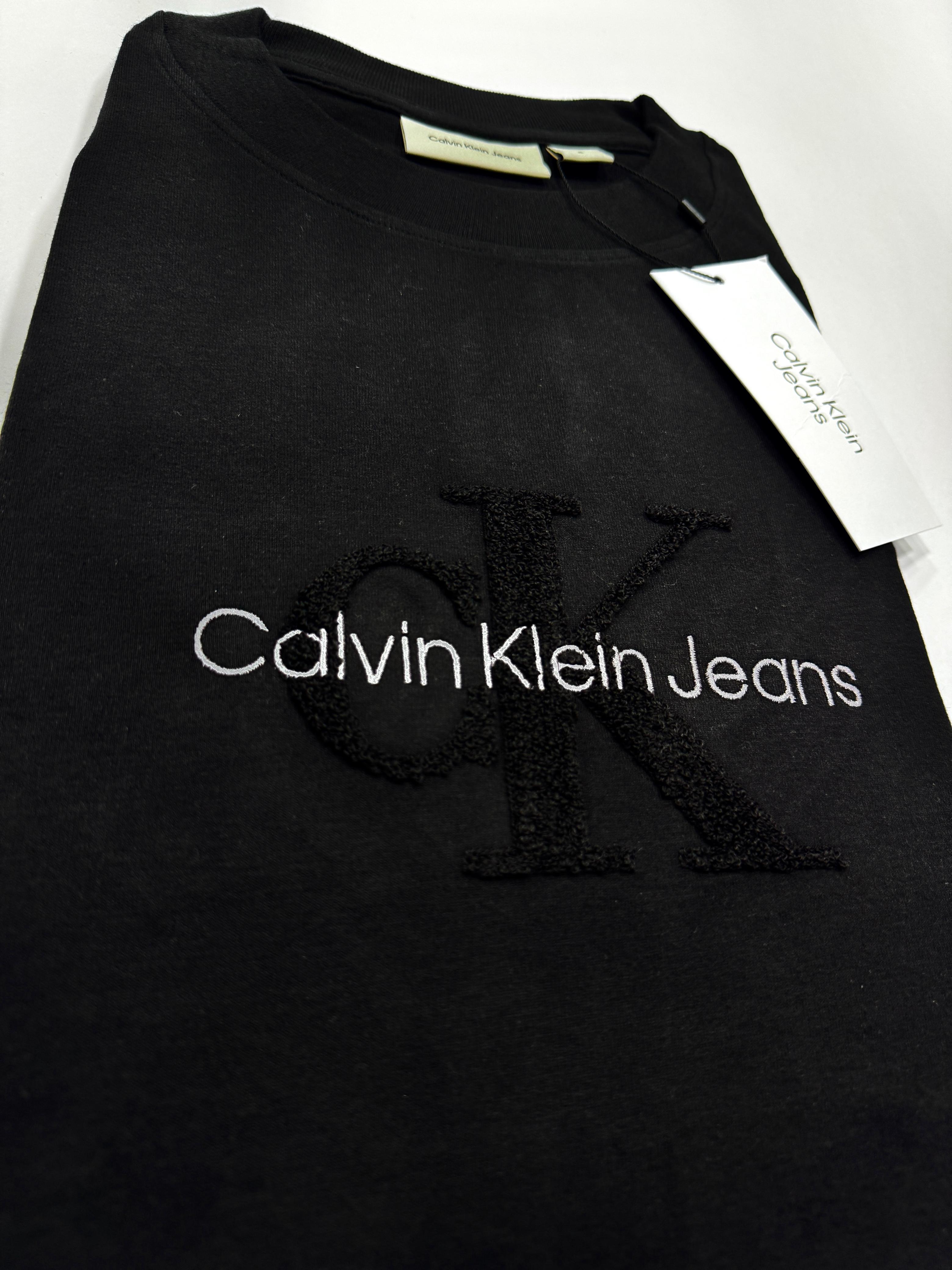 TSHIRT DISEÑO CALVIN KLEIN JEANS