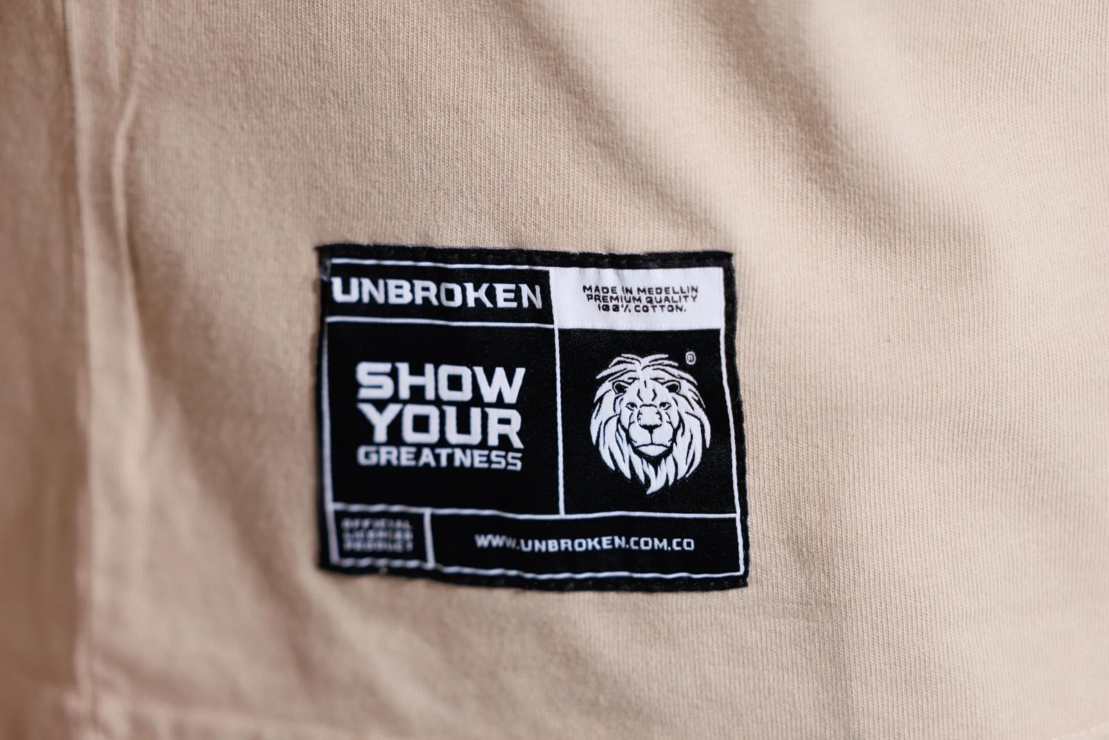 TSHIRT UNBROKEN