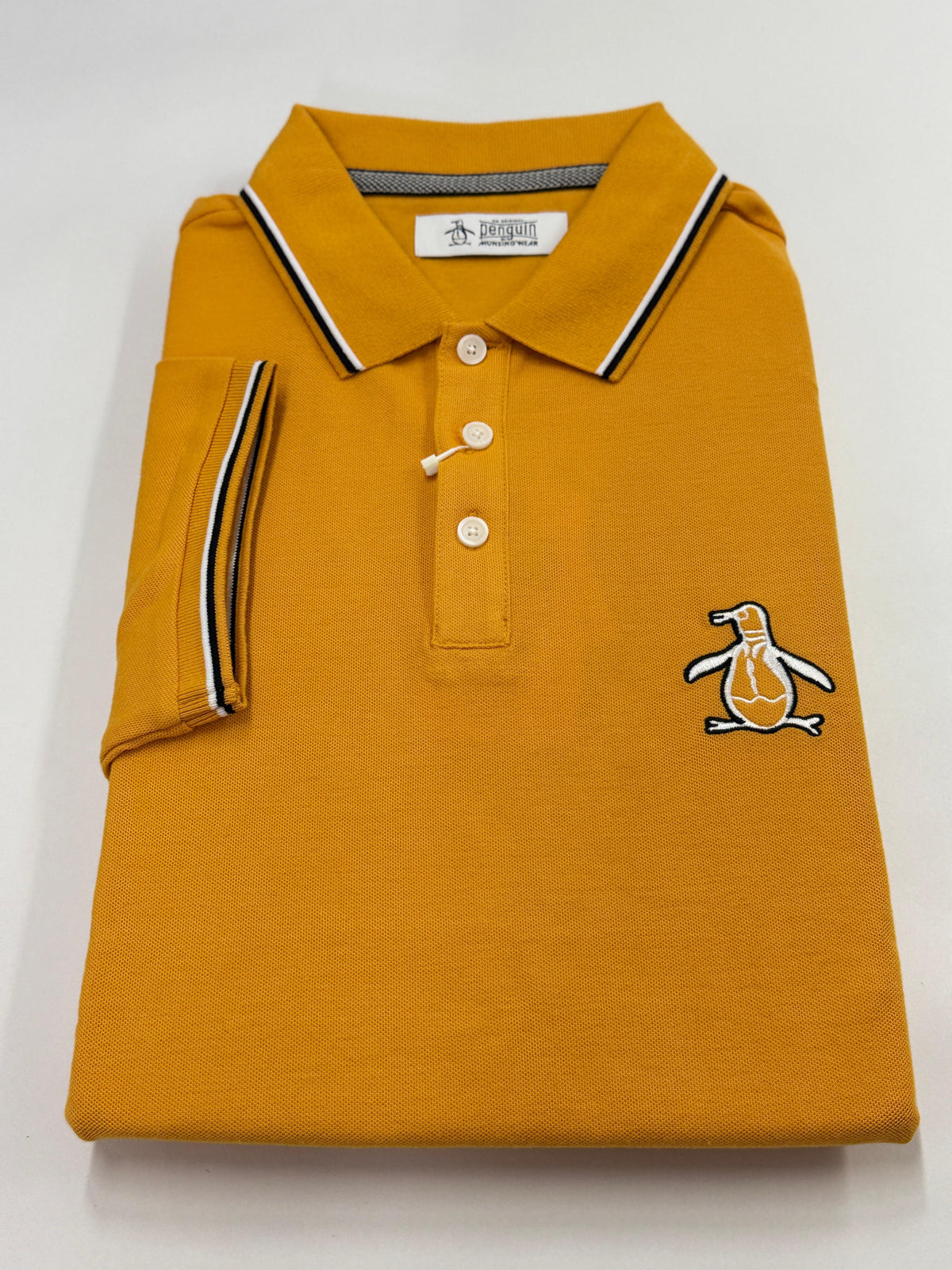 TIPO POLO HOMBRE PENGUIN DISEÑO
