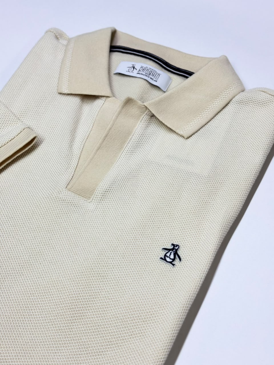 TIPO POLO HOMBRE PENGUIN DISEÑO