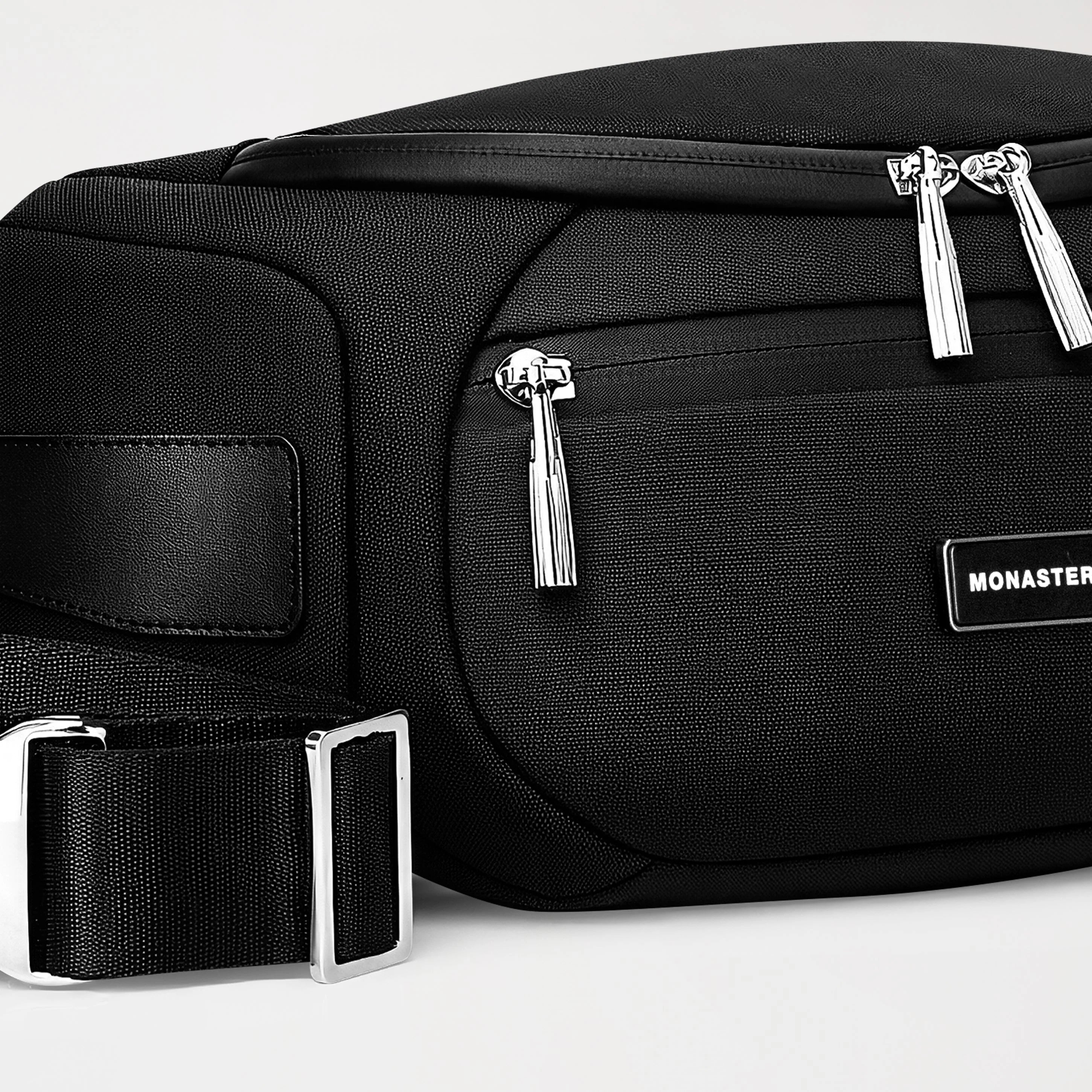 NUEVA COLECCION FANNY PACK MONASTERY