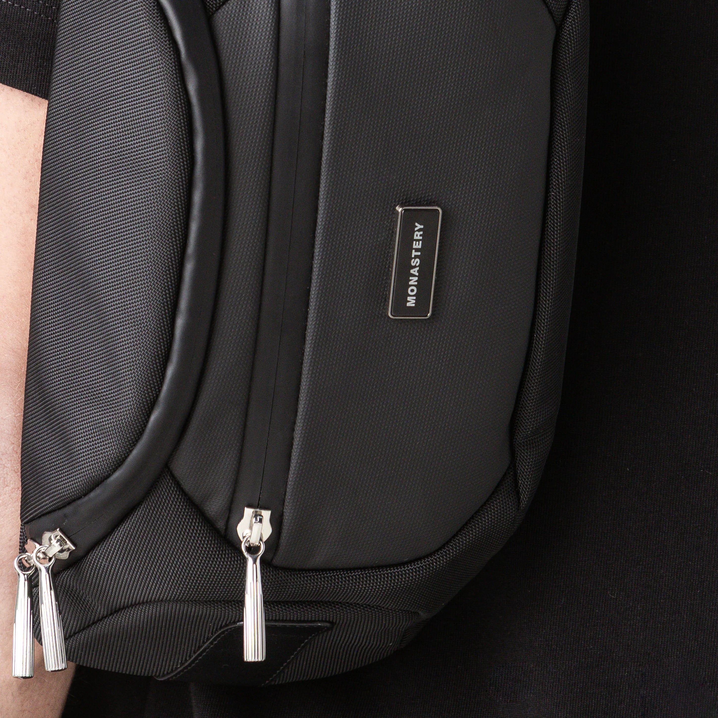 NUEVA COLECCION FANNY PACK MONASTERY