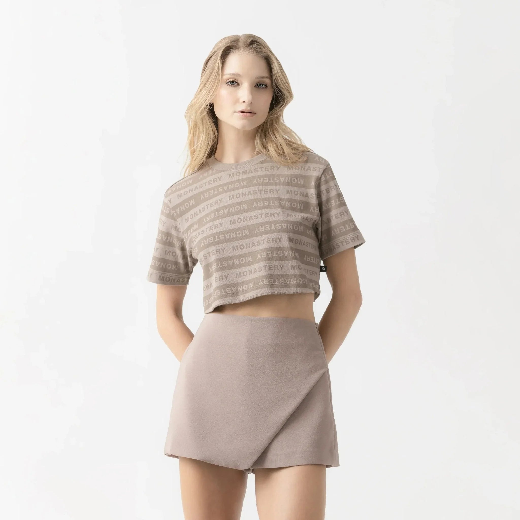 CROP TOP NUEVA COLECCION MONASTERY