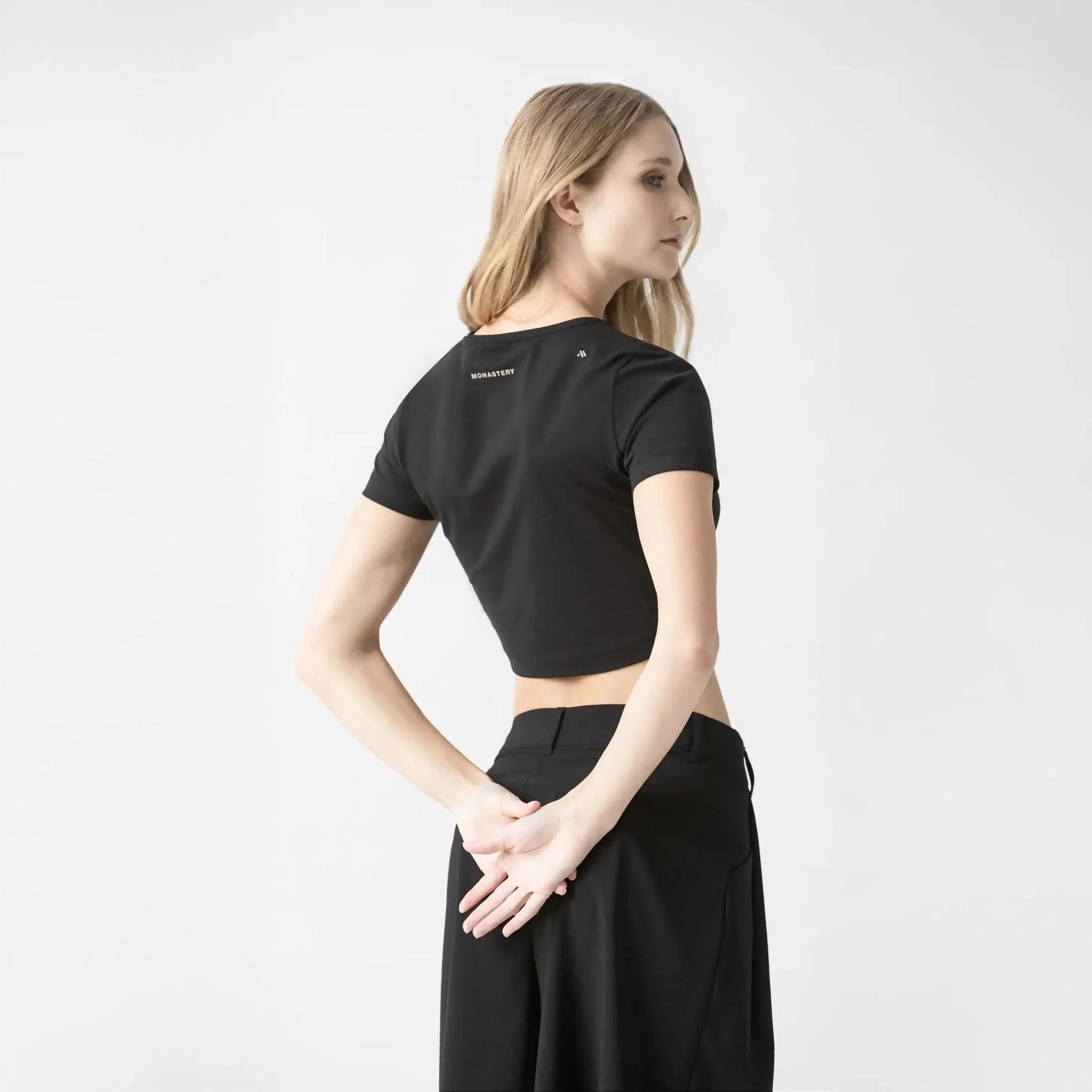 CROP TOP NUEVA COLECCION MONASTERY