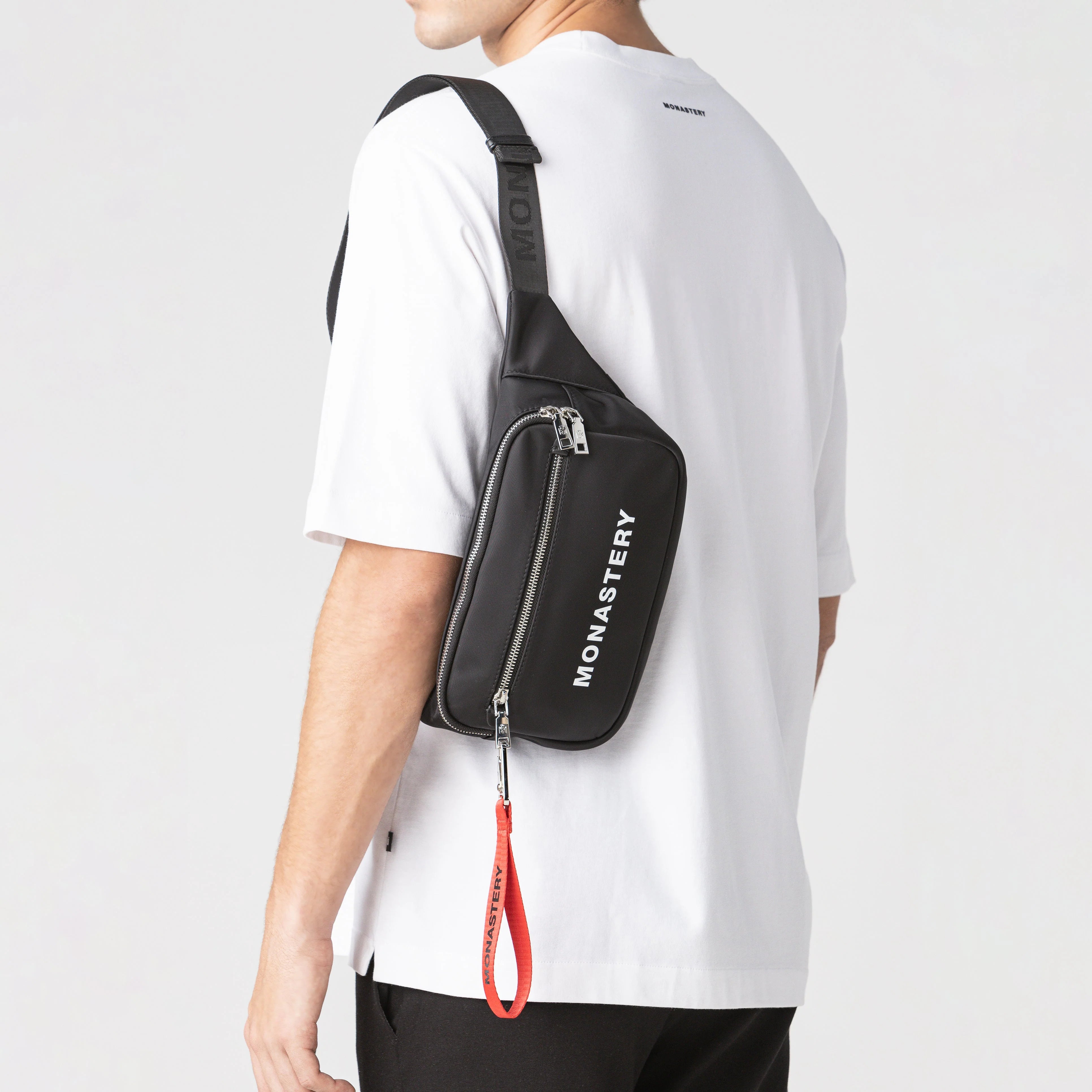 NUEVA COLECCION FANNY PACK MONASTERY