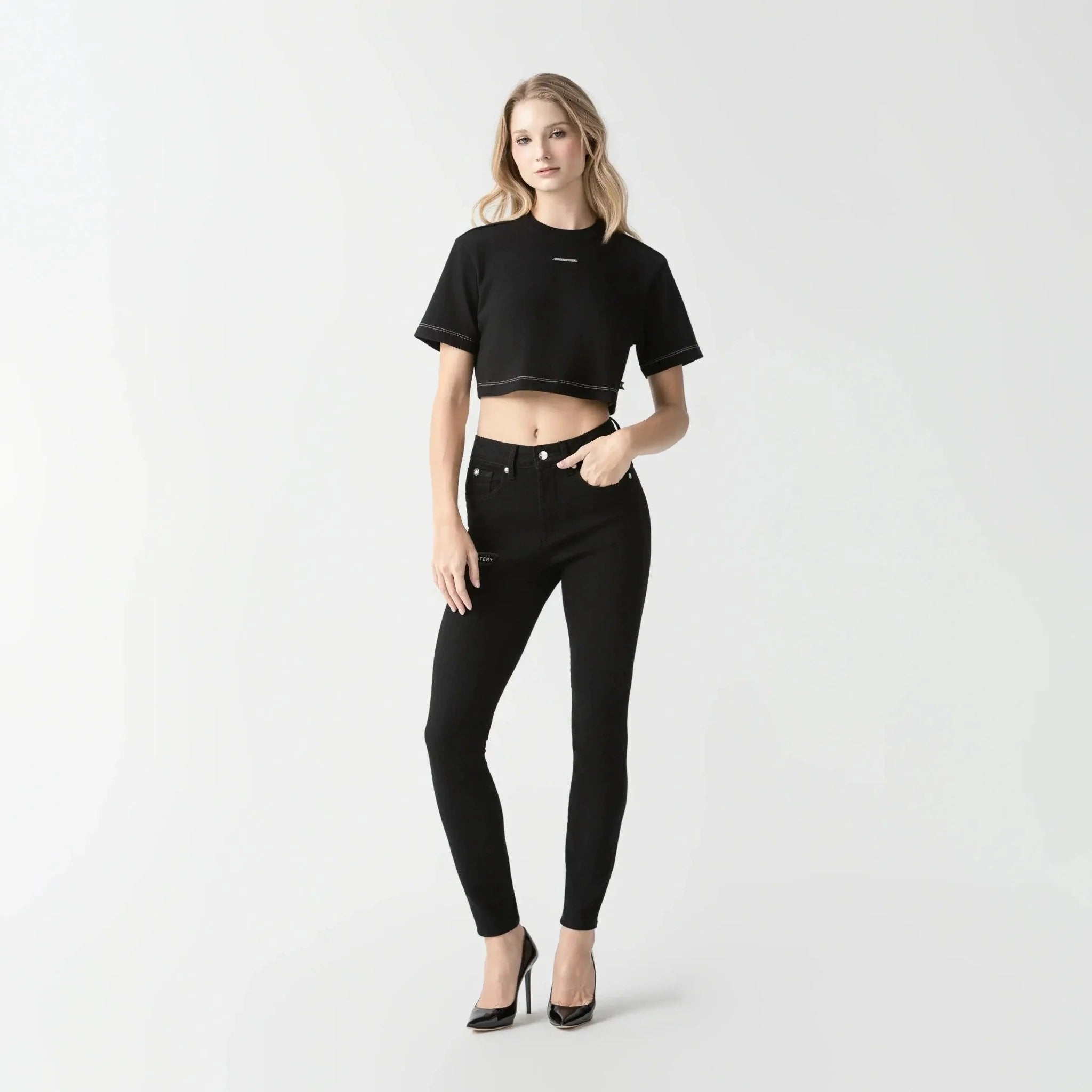 CROP TOP NUEVA COLECCION MONASTERY